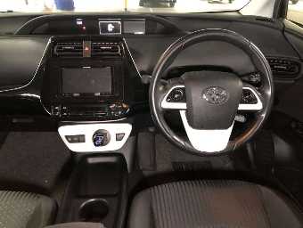 TOYOTA PRIUS 2018 Image 6
