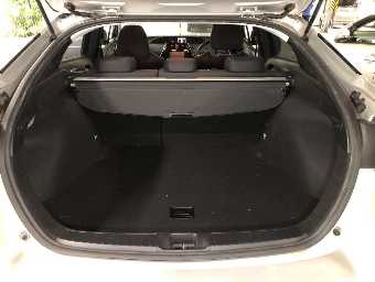 TOYOTA PRIUS 2018 Image 8