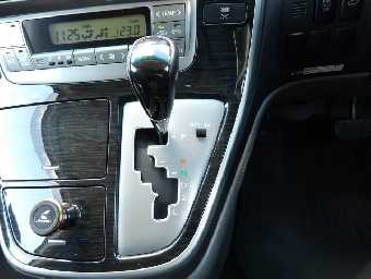TOYOTA ALPHARD 2006 Image 11