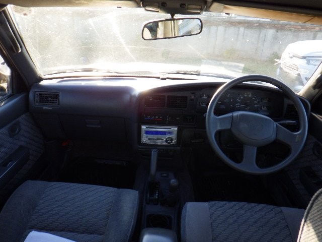 TOYOTA HILUX PICKUP 1997 Image 24