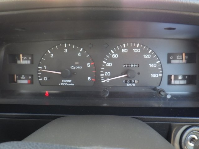 TOYOTA HILUX PICKUP 1997 Image 25