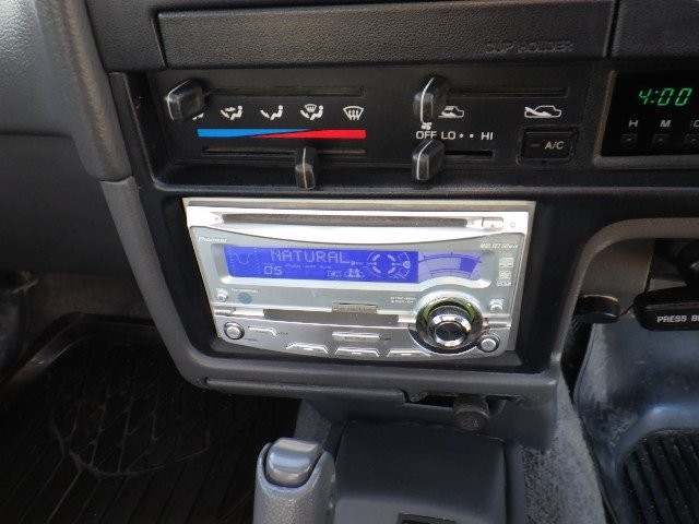 TOYOTA HILUX PICKUP 1997 Image 27