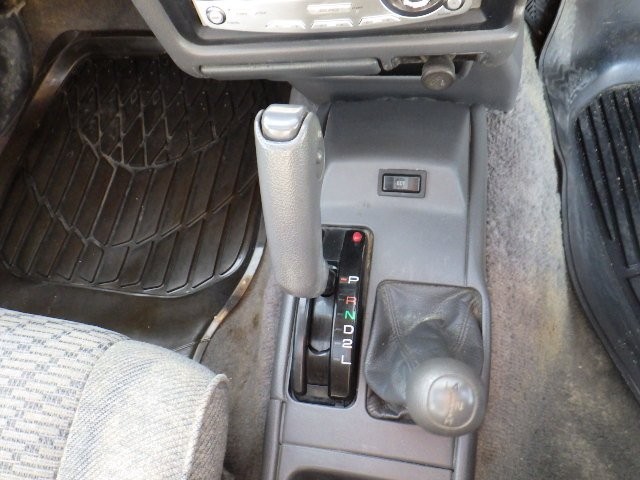 TOYOTA HILUX PICKUP 1997 Image 28