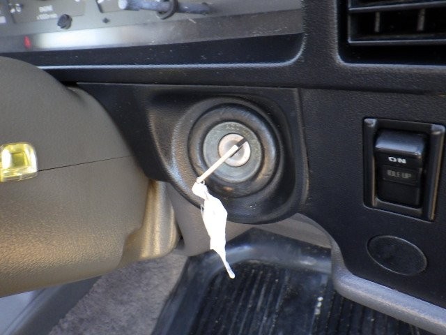 TOYOTA HILUX PICKUP 1997 Image 29