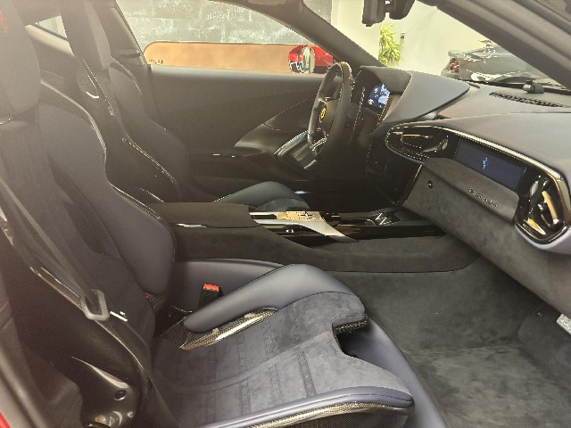 FERRARI 12 CILINDRI 2025 Image 29