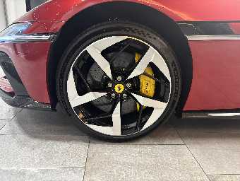 FERRARI 12 CILINDRI 2025 Image 9