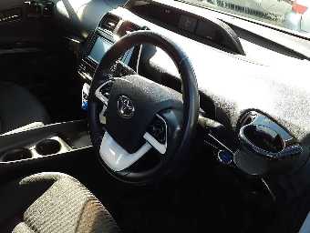 TOYOTA PRIUS 2018 Image 7