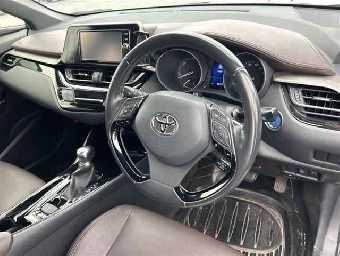 TOYOTA C-HR 2018 Image 4