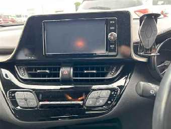 TOYOTA C-HR 2018 Image 6