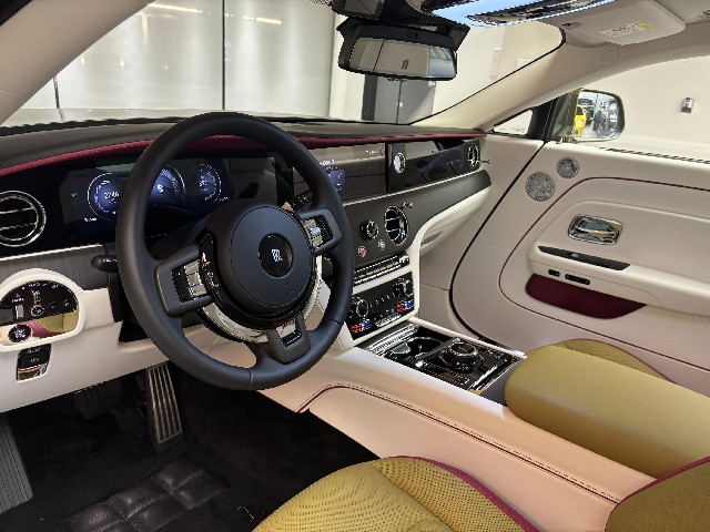 ROLLS ROYCE SPECTRE 2023 Image 21