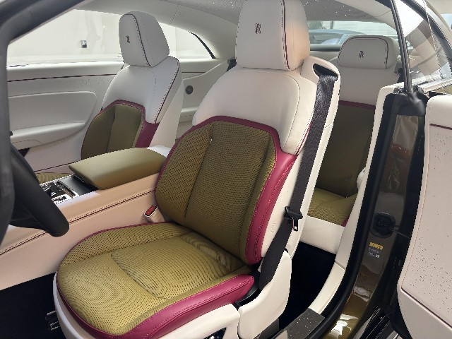 ROLLS ROYCE SPECTRE 2023 Image 23