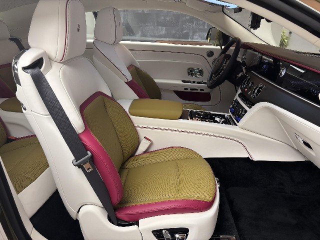 ROLLS ROYCE SPECTRE 2023 Image 30