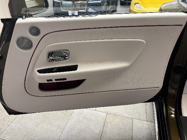 ROLLS ROYCE SPECTRE 2023 Image 33