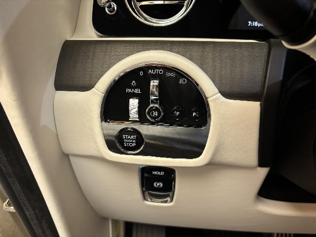 ROLLS ROYCE SPECTRE 2023 Image 47