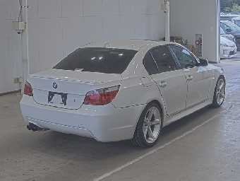 BMW 5 SERIES 2006 Image 2