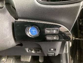 TOYOTA PRIUS 2018 Image 6