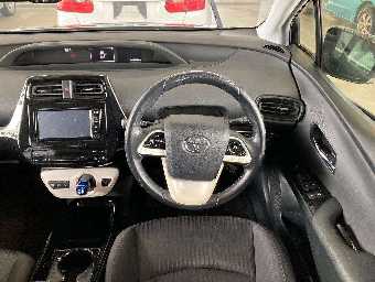 TOYOTA PRIUS 2018 Image 7