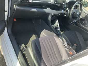 TOYOTA YARIS 2020 Image 9