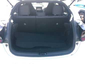 TOYOTA YARIS 2022 Image 8