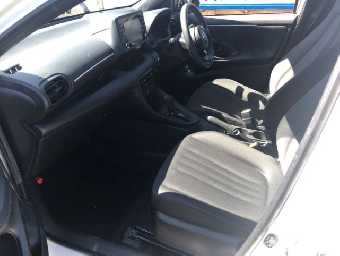 TOYOTA YARIS 2022 Image 9