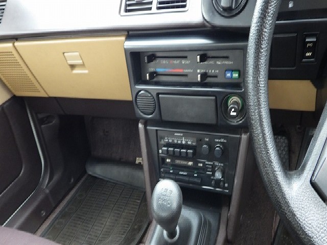 TOYOTA COROLLA LEVIN 1984 Image 49