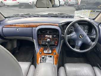 ASTON MARTIN DB7 1995 Image 10