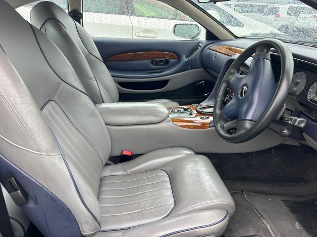 ASTON MARTIN DB7 1995 Image 50