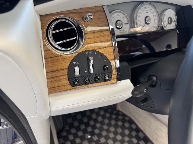 ROLLS ROYCE DAWN 2020 Image 57