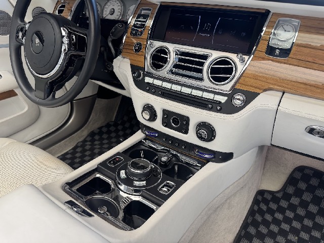 ROLLS ROYCE DAWN 2020 Image 58