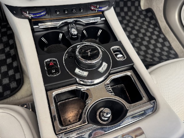 ROLLS ROYCE DAWN 2020 Image 61