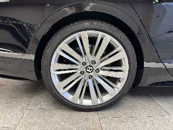 BENTLEY FLYING SPUR 2025 Image 11