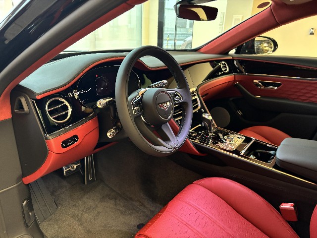 BENTLEY FLYING SPUR 2025 Image 21