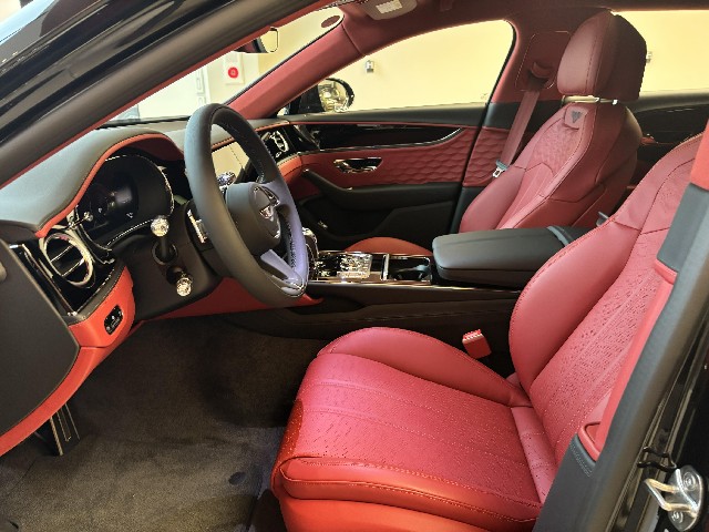 BENTLEY FLYING SPUR 2025 Image 22