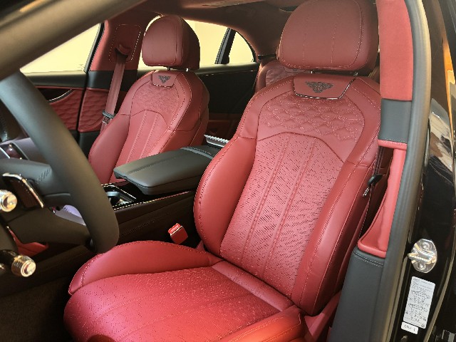 BENTLEY FLYING SPUR 2025 Image 23