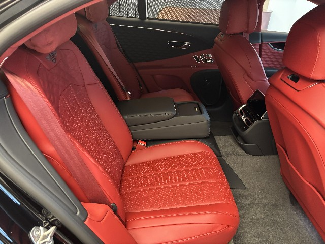 BENTLEY FLYING SPUR 2025 Image 34