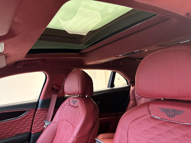 BENTLEY FLYING SPUR 2025 Image 50