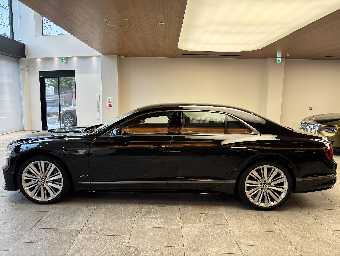 BENTLEY FLYING SPUR 2025 Image 8
