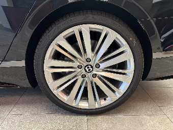 BENTLEY FLYING SPUR 2025 Image 10