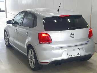 VOLKSWAGEN POLO 2011 Image 2