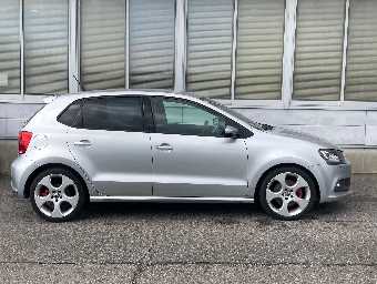 VOLKSWAGEN POLO 2011 Image 3