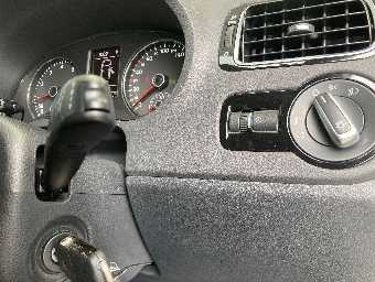 VOLKSWAGEN POLO 2011 Image 5