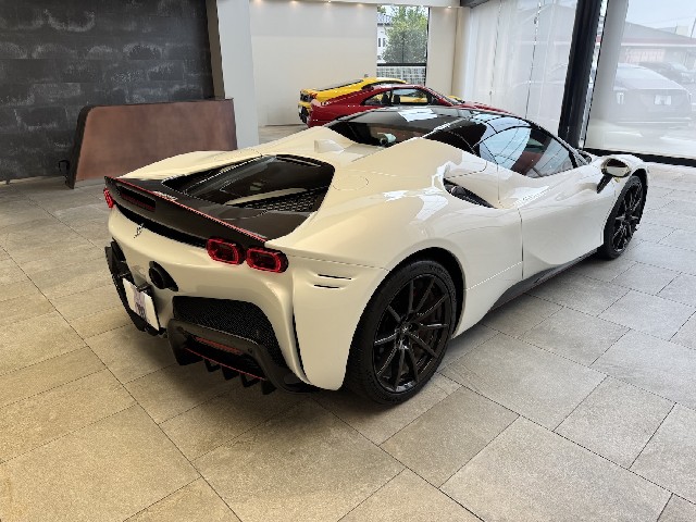 FERRARI SF90 SPIDER 2022 Image 23