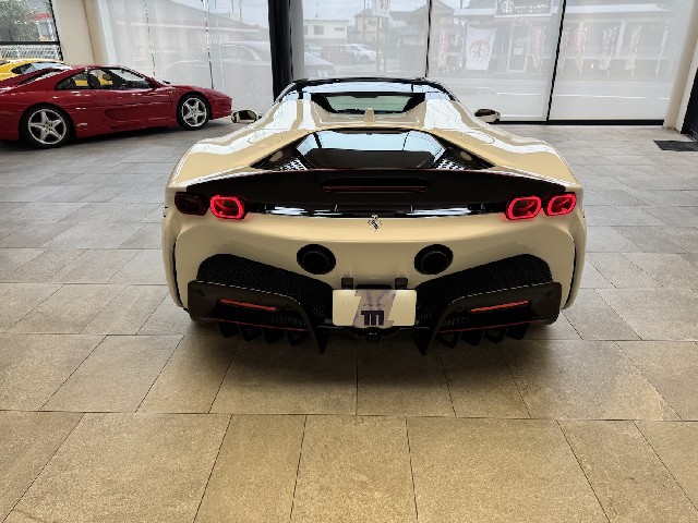 FERRARI SF90 SPIDER 2022 Image 24