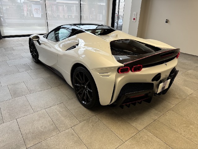 FERRARI SF90 SPIDER 2022 Image 25