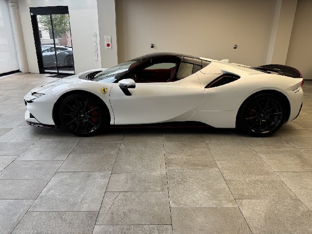 FERRARI SF90 SPIDER 2022 Image 26