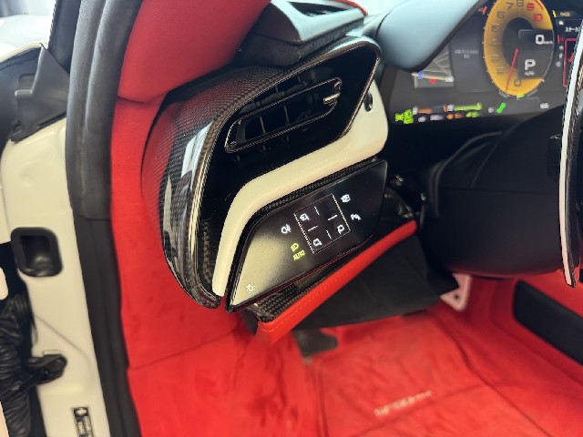 FERRARI SF90 SPIDER 2022 Image 59