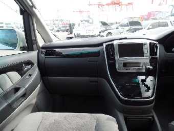 TOYOTA ALPHARD 2006 Image 8
