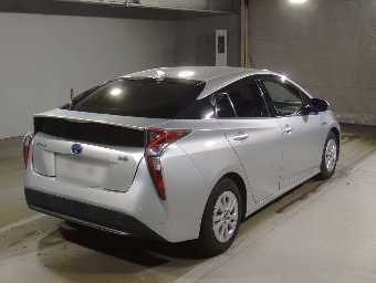 TOYOTA PRIUS 2017 Image 2