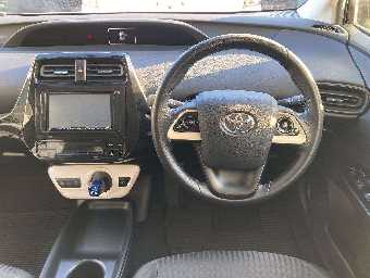 TOYOTA PRIUS 2017 Image 6