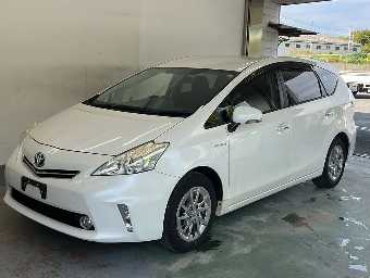 TOYOTA PRIUS ALPHA 2014 Image 1
